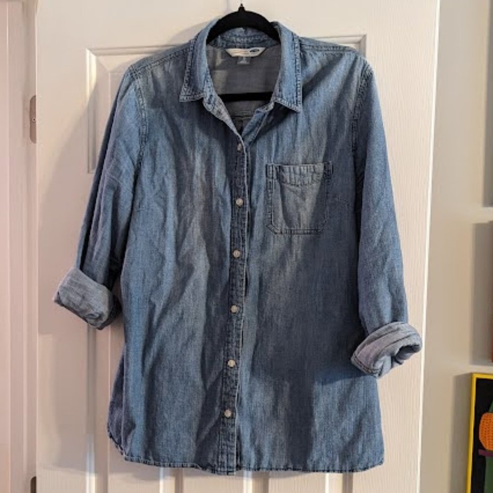 Old Navy Chambray Button Down Shirt